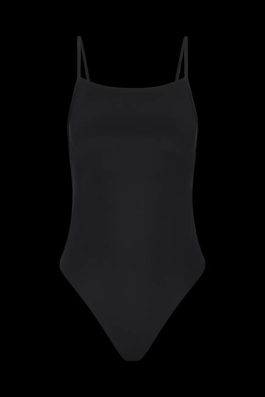 Atika One Piece Black