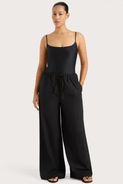 Cabo String One Piece Black