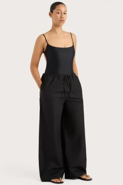 Cabo String One Piece Black