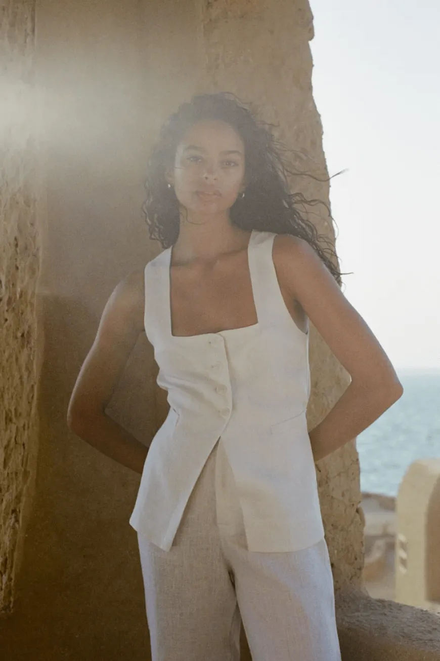 Maya Vest White